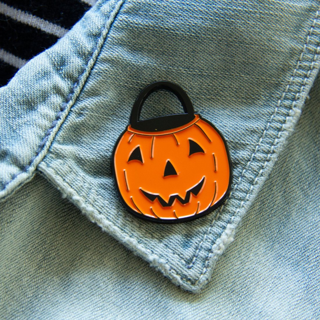 Vintage Halloween Pumpkin Bucket Enamel Pin